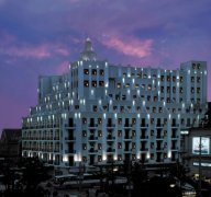 �Ϻ���͢�P(y��ng)�Ӿ�Ʒ�Ƶ�ܛ�b�O(sh��)Ӌ(j��)���p